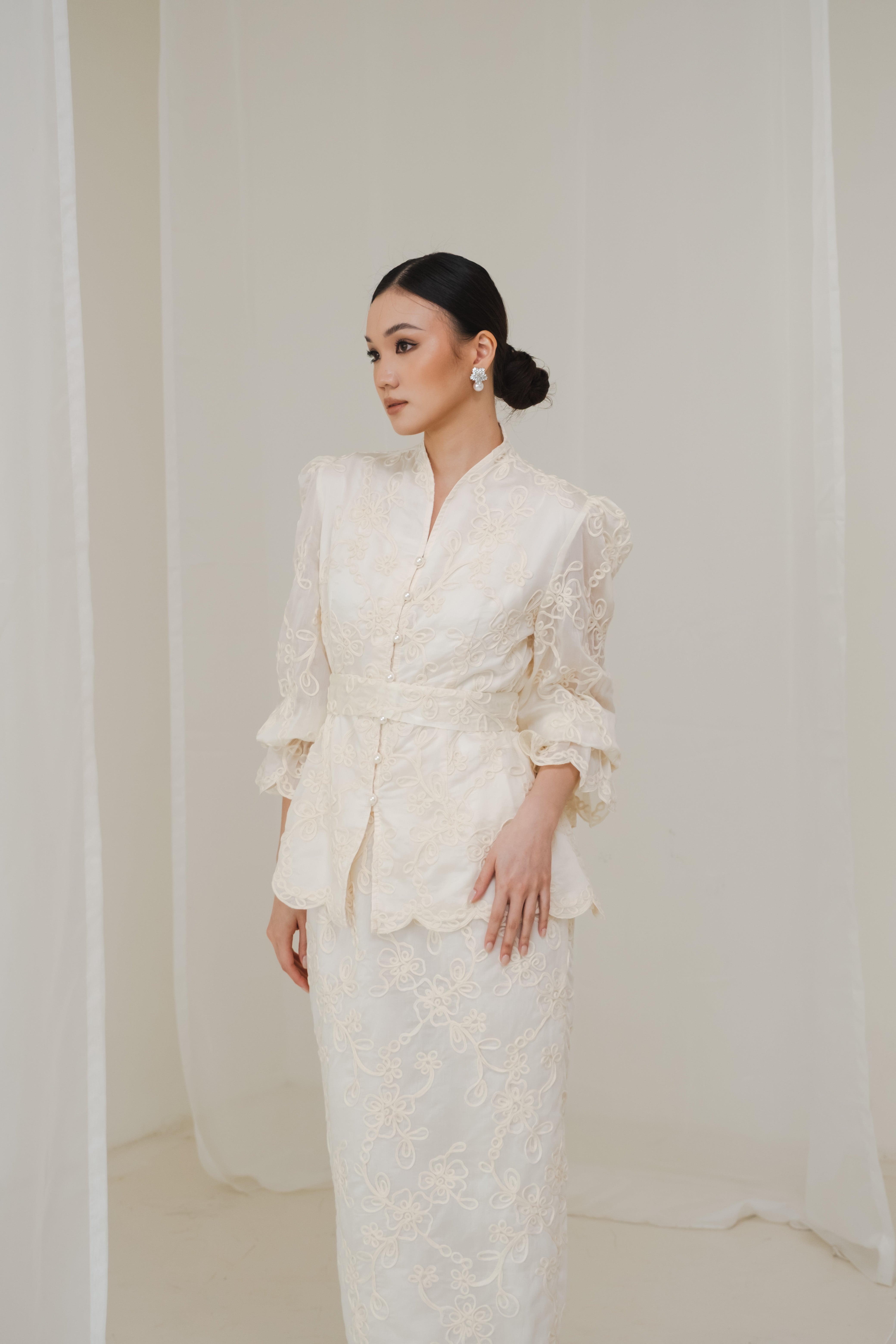 Noura Kebaya Set in Cream