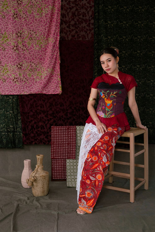 Maramis Set in Maroon