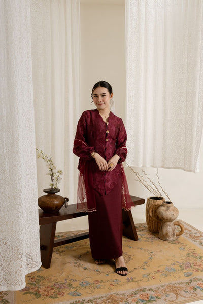 Laila Kebaya Set in Wine Maroon