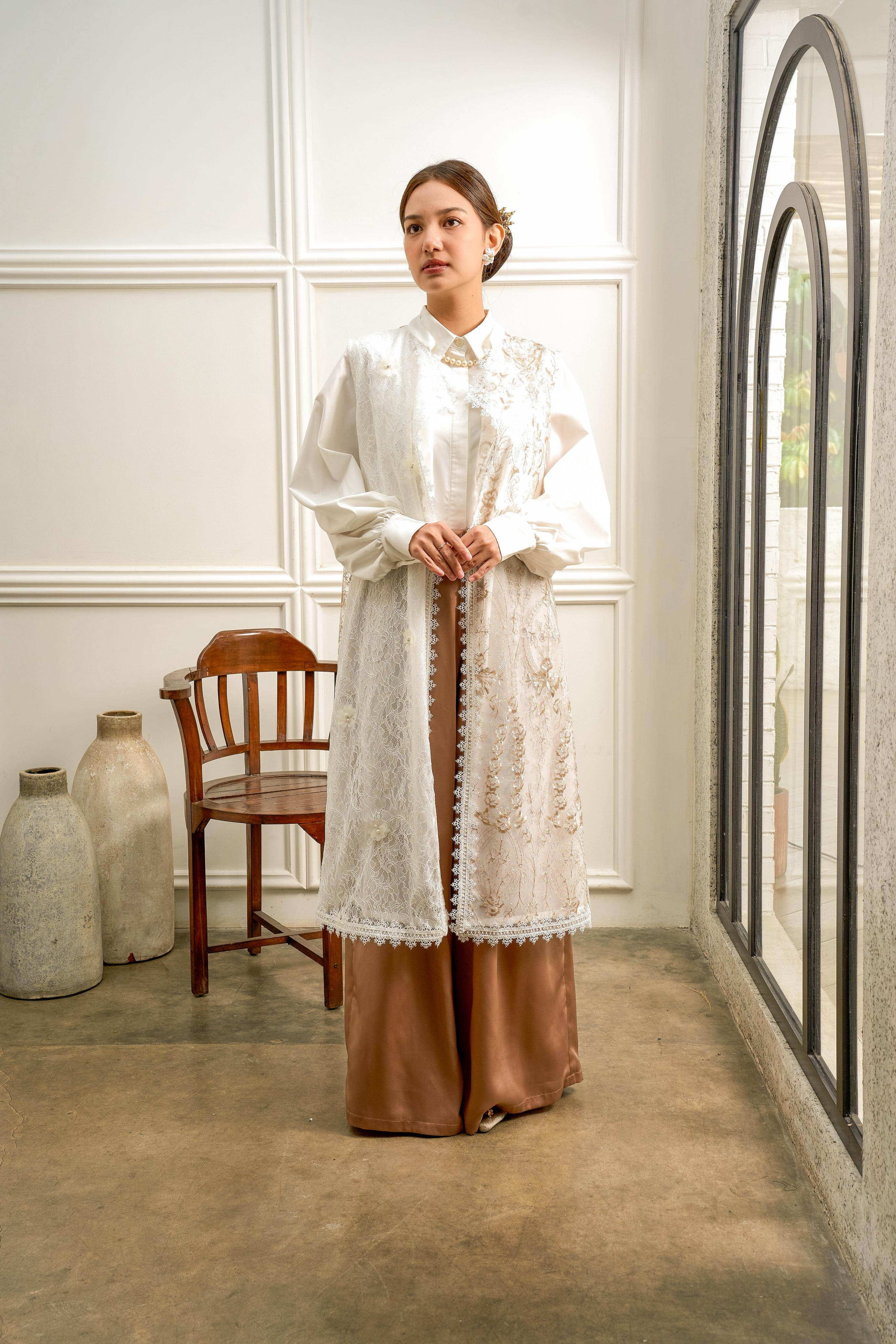 Alissa Outer Top in White