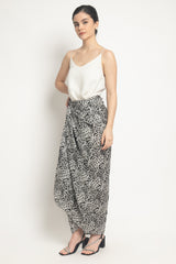 Pulo Batik Lilit Skirt in Black White