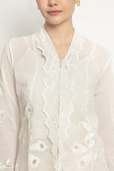 Dara Calla Lily Tutupan Kebaya Top in Broken White