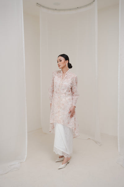 Seina Kebaya Top in Light Pink