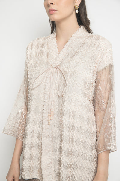 Kei Outer in Vanilla Cream