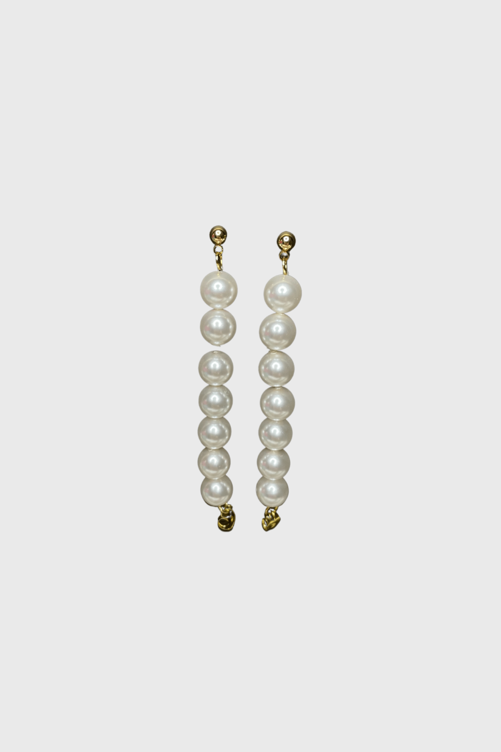Kora Earring in White Pearl